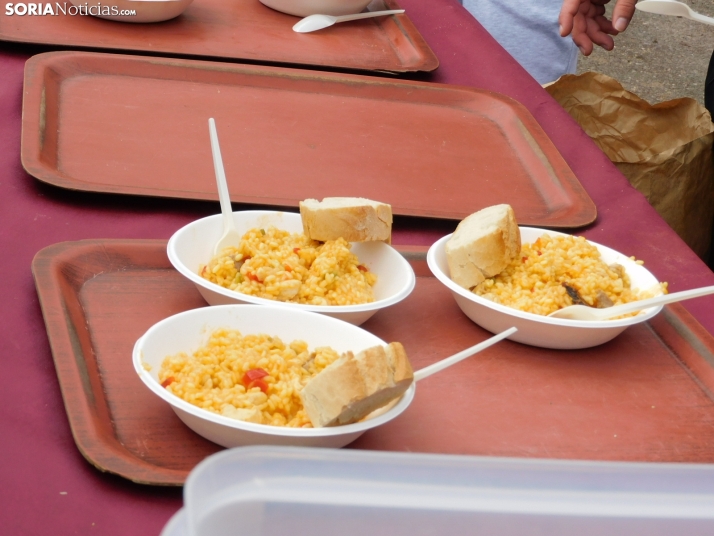 &iexcl;Placados por la diversi&oacute;n! 400 ni&ntilde;os hacen un &quot;ensayo&quot; de rugby en Soria, en fo