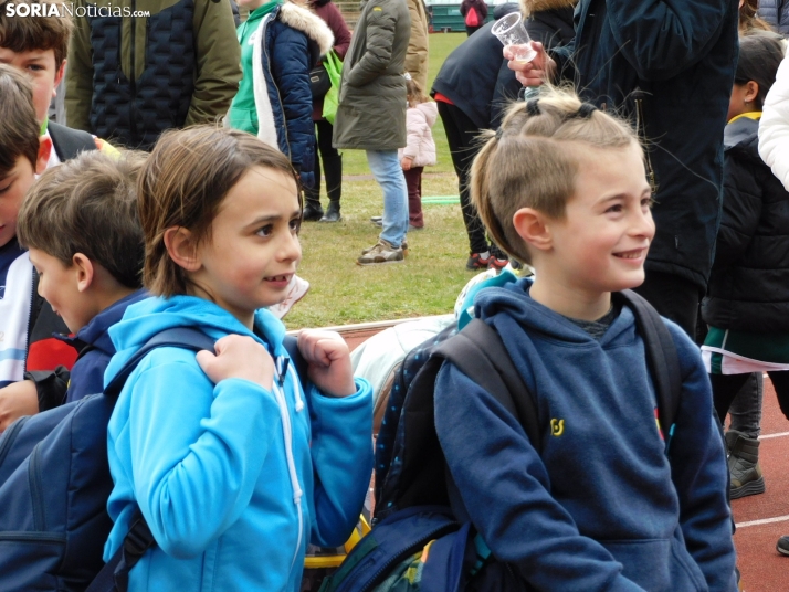 &iexcl;Placados por la diversi&oacute;n! 400 ni&ntilde;os hacen un &quot;ensayo&quot; de rugby en Soria, en fo