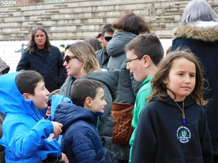 &iexcl;Placados por la diversi&oacute;n! 400 ni&ntilde;os hacen un "ensayo" de rugby en Soria, en fo
