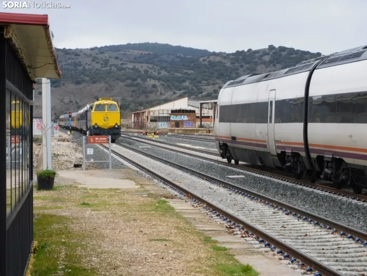 Fotos: 500 pasajeros llegan a Soria procedentes de Madrid y Zaragoza en un tren con m&aacute;s de 100 a&ntilde