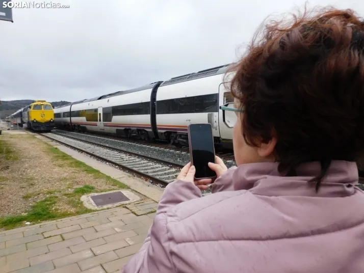Fotos: 500 pasajeros llegan a Soria procedentes de Madrid y Zaragoza en un tren con m&aacute;s de 100 a&ntilde