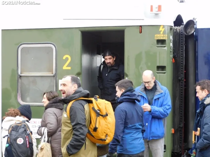 Fotos: 500 pasajeros llegan a Soria procedentes de Madrid y Zaragoza en un tren con m&aacute;s de 100 a&ntilde