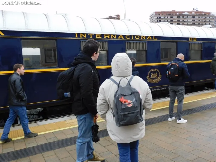 Fotos: 500 pasajeros llegan a Soria procedentes de Madrid y Zaragoza en un tren con m&aacute;s de 100 a&ntilde