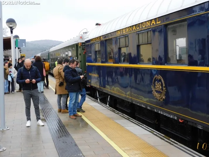 Fotos: 500 pasajeros llegan a Soria procedentes de Madrid y Zaragoza en un tren con m&aacute;s de 100 a&ntilde