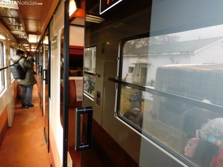 Fotos: 500 pasajeros llegan a Soria procedentes de Madrid y Zaragoza en un tren con m&aacute;s de 100 a&ntilde