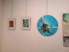 Foto 4 - Abre la muestra pict&oacute;rica 'Esencia y seda' en &Aacute;greda