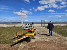 Foto 3 - Alberto Mart&iacute;n triunfa, surcando los cielos de Soria, en el Campeonato Provincial de Aeromodelismo