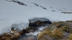 El Duero, recién nacido en Urbión, esta mañana de jueves. /AS