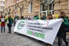 Foto 8 - CSIF sospecha que el dinero que tendr&iacute;a que ir dirigido a subir los sueldos p&uacute;blicos vaya al 2% de defensa