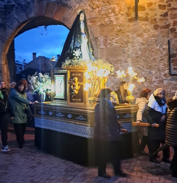 San Leonardo volvió a celebrar una de las procesiones más rápidas de España