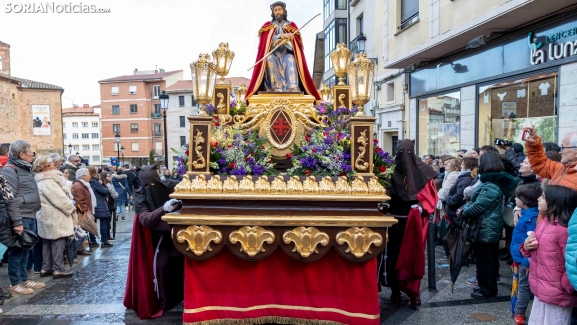 GALERÍA | El frío no quita protagonismo a una procesión del Ecce Homo con aniversario