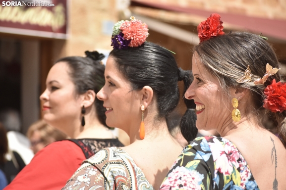 Una andaluza ha conseguido que todo un pueblo de Soria baile por sevillanas