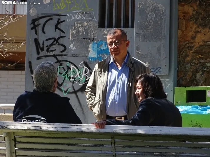 Ambiente festivo hoy en el barrio del Calaverón. /PC