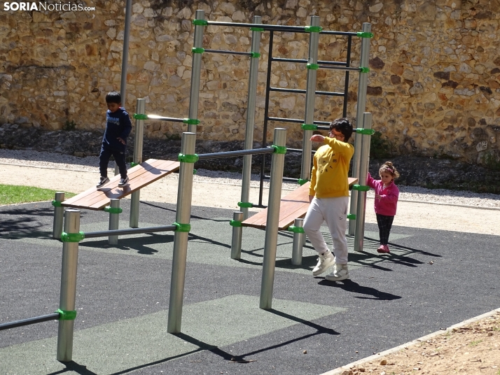 Ambiente festivo hoy en el barrio del Calaverón. /PC