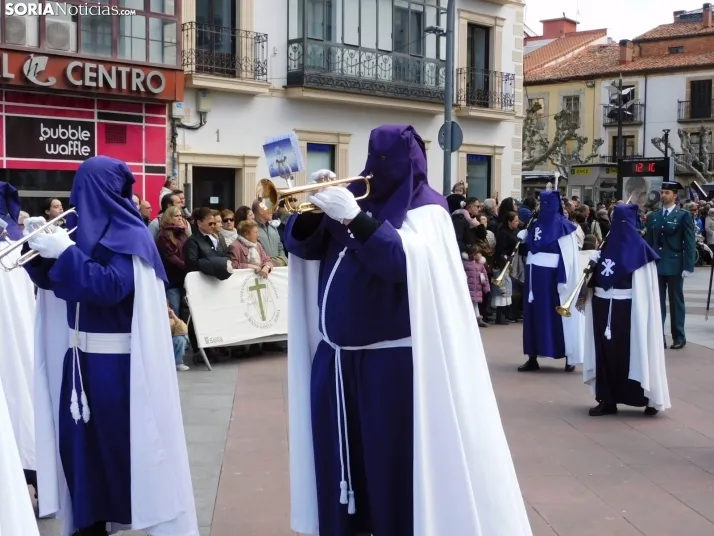Fotos: Multitudinaria procesi&oacute;n de Las Siete Palabras de Jes&uacute;s en la Cruz