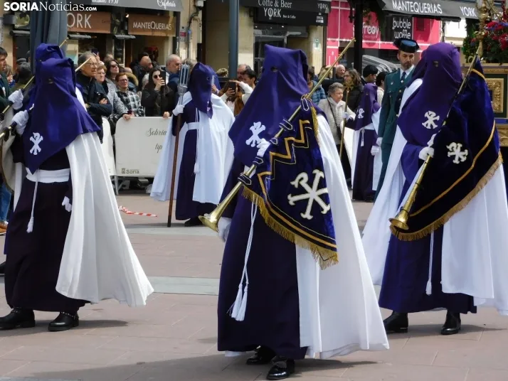 Fotos: Multitudinaria procesi&oacute;n de Las Siete Palabras de Jes&uacute;s en la Cruz