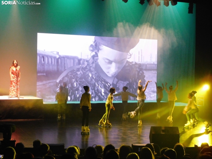 GALER&Iacute;A | Una gala solidaria que canta por la salud mental... &iexcl;Y qu&eacute; arte!