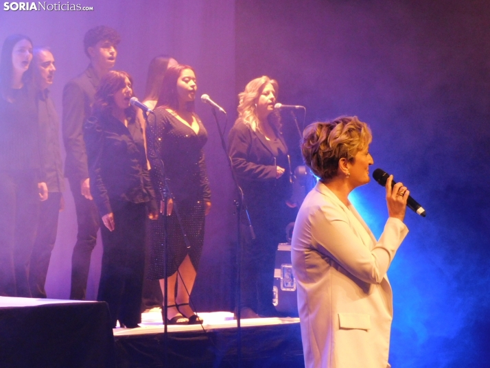 GALER&Iacute;A | Una gala solidaria que canta por la salud mental... &iexcl;Y qu&eacute; arte!