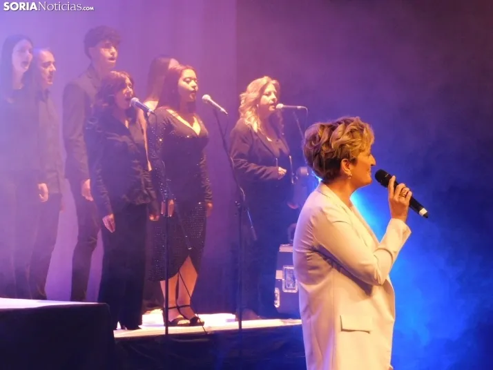 GALER&Iacute;A | Una gala solidaria que canta por la salud mental... &iexcl;Y qu&eacute; arte!