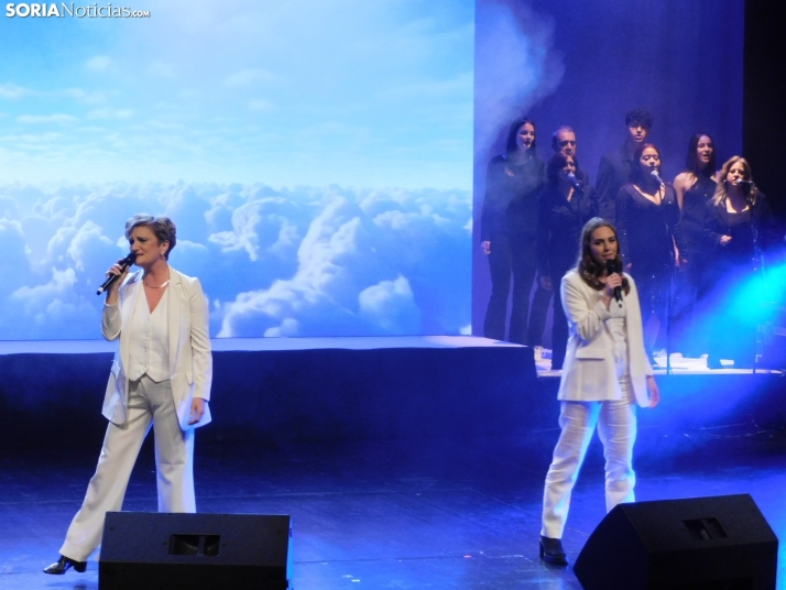 GALER&Iacute;A | Una gala solidaria que canta por la salud mental... &iexcl;Y qu&eacute; arte!