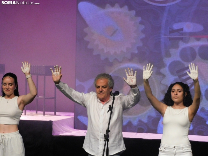 GALER&Iacute;A | Una gala solidaria que canta por la salud mental... &iexcl;Y qu&eacute; arte!