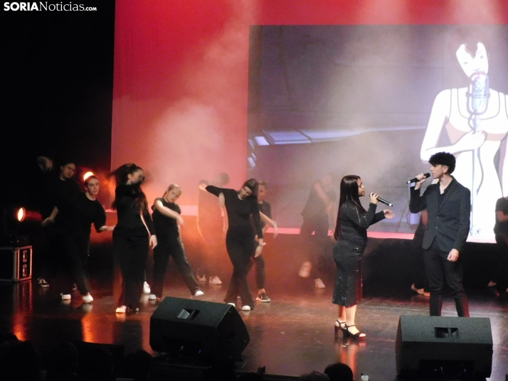 GALER&Iacute;A | Una gala solidaria que canta por la salud mental... &iexcl;Y qu&eacute; arte!