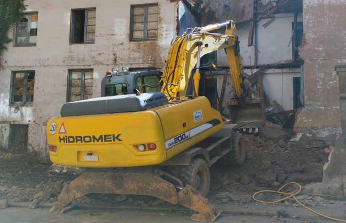 La demolición del antiguo reformatorio lleva al cierre de la calle Alberca