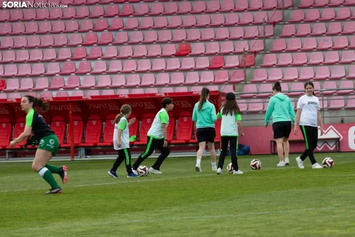 Fiesta del fútbol, con acento femenino, en Soria