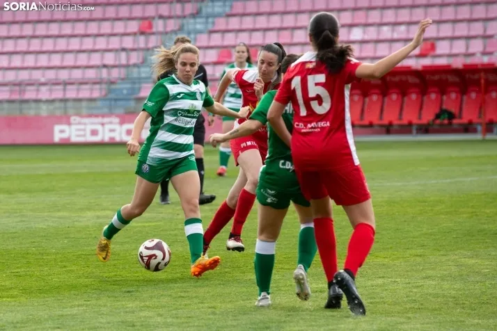 Fiesta del fútbol, con acento femenino, en Soria