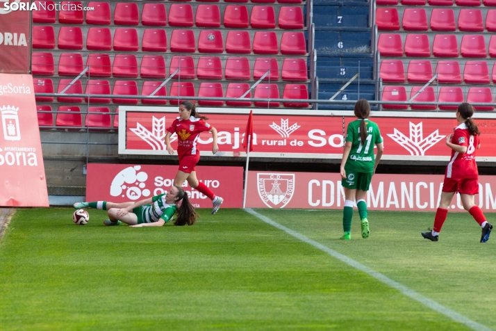 Fiesta del fútbol, con acento femenino, en Soria