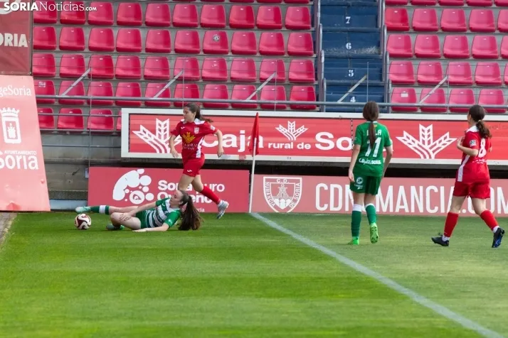 Fiesta del fútbol, con acento femenino, en Soria