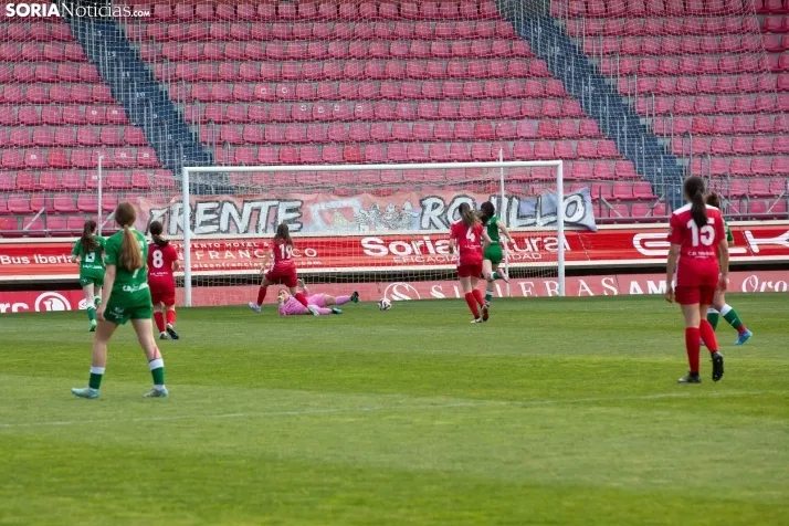 Fiesta del fútbol, con acento femenino, en Soria