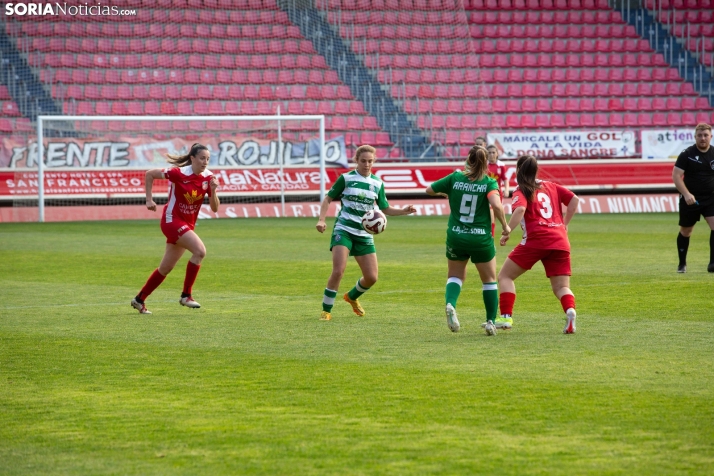Fiesta del fútbol, con acento femenino, en Soria