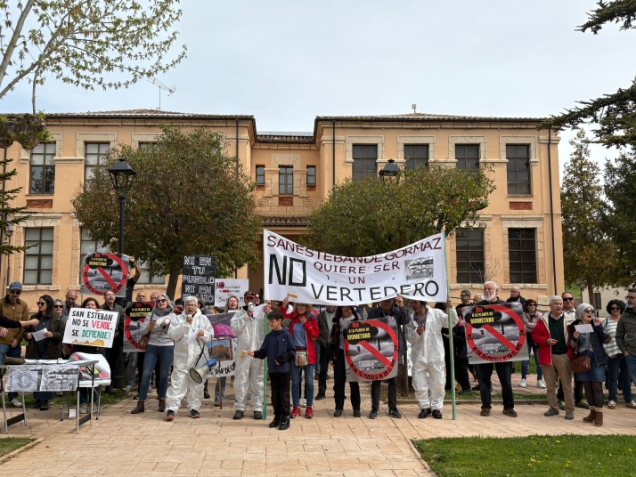 Vecinos de San Esteban de Gormaz de vuelven a concentran en contra la planta de biometano