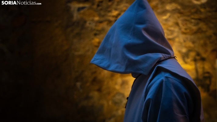 Fotos: Las Vísperas de Luz recorren Soria a la espera de la Resurrección