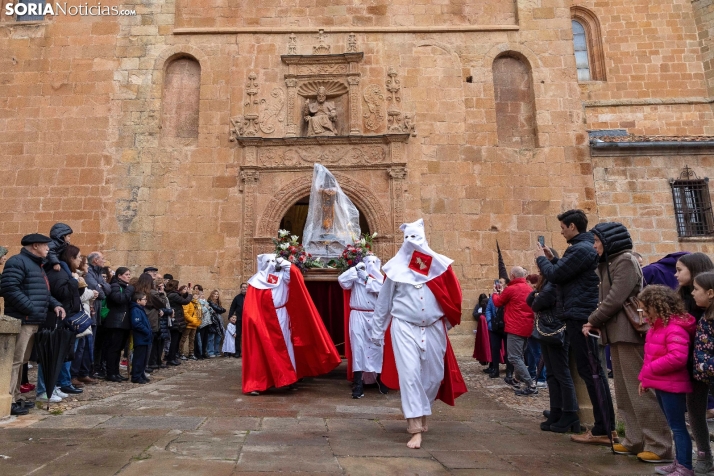 En im&aacute;genes: Todas las cofrad&iacute;as de Soria se unen en la Procesi&oacute;n General del Santo Entie