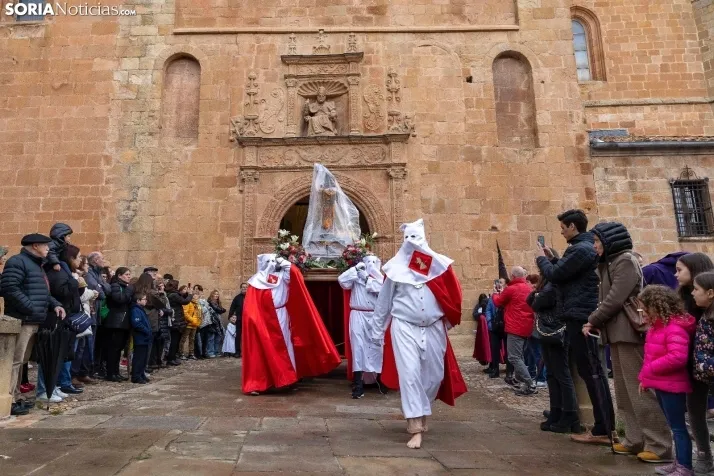 En im&aacute;genes: Todas las cofrad&iacute;as de Soria se unen en la Procesi&oacute;n General del Santo Entie