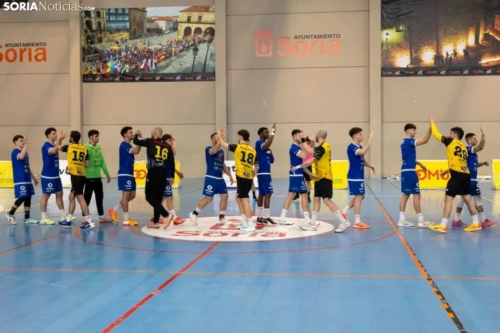 Club Balonmano Soria vs Unión Financiera./ Viksar Fotografía 
