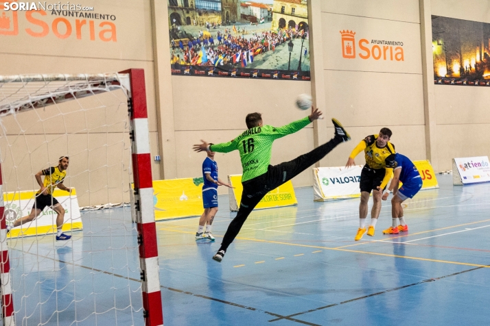 Club Balonmano Soria vs Unión Financiera./ Viksar Fotografía 