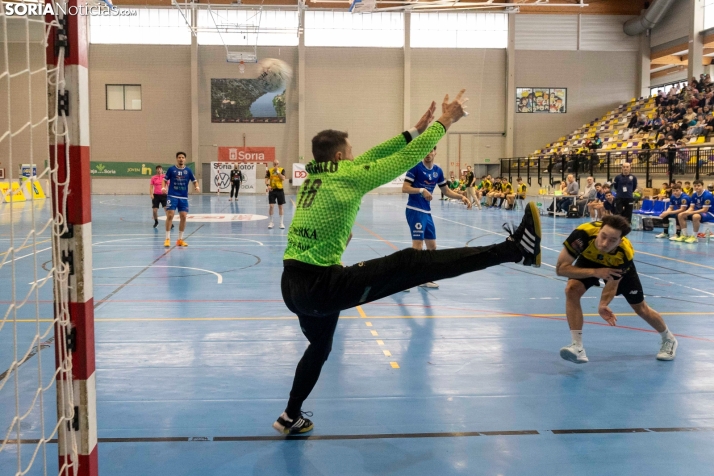 Club Balonmano Soria vs Unión Financiera./ Viksar Fotografía 