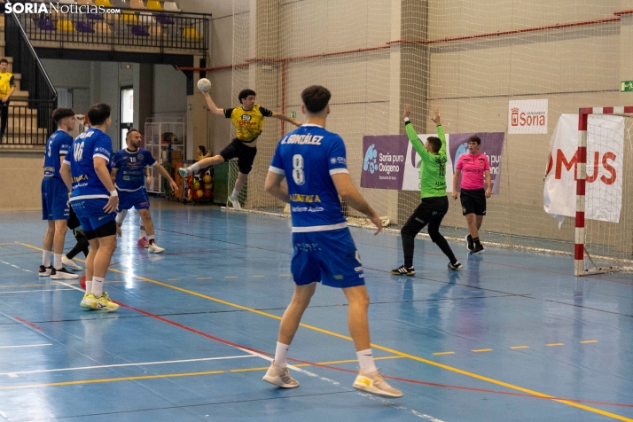 Club Balonmano Soria vs Unión Financiera./ Viksar Fotografía 