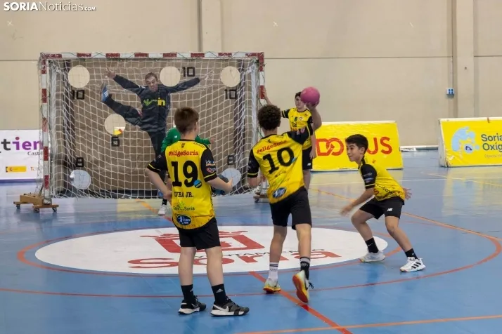 Club Balonmano Soria vs Unión Financiera./ Viksar Fotografía 