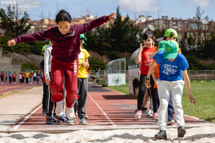 Medio millar de escolares conviven en el encuentro Intercras / Isaac Cosin Gil