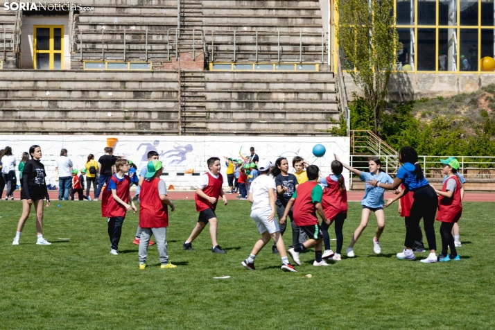 Medio millar de escolares conviven en el encuentro Intercras / Isaac Cosin Gil