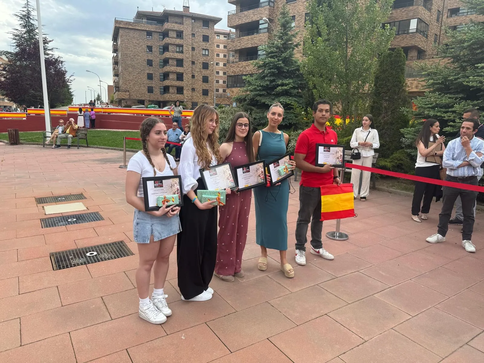 Foto 3 - Solemnidad en el acto de entrega del premio provincial 'Carta a un militar espa&ntilde;ol'
