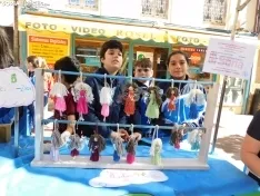 Foto 40 - FOTOS Y NOTICIA | Peque&ntilde;os grandes emprendedores: 250 alumnos se instalan en la plaza del Rosel y San Blas con sus "empresas casi reales"