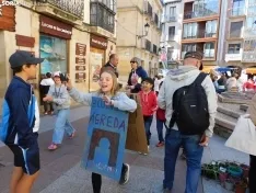 Foto 30 - FOTOS Y NOTICIA | Peque&ntilde;os grandes emprendedores: 250 alumnos se instalan en la plaza del Rosel y San Blas con sus "empresas casi reales"