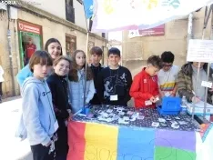 Foto 15 - FOTOS Y NOTICIA | Peque&ntilde;os grandes emprendedores: 250 alumnos se instalan en la plaza del Rosel y San Blas con sus "empresas casi reales"
