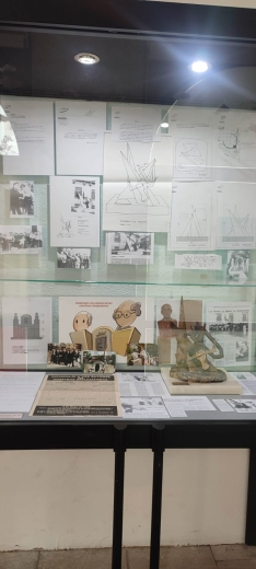 Foto 3 - El IES Machado acoge una exposición con 40 años de historia sanjuanera