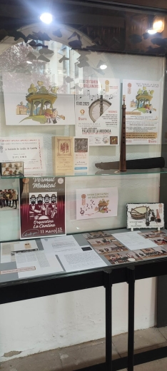 Foto 6 - El IES Machado acoge una exposición con 40 años de historia sanjuanera